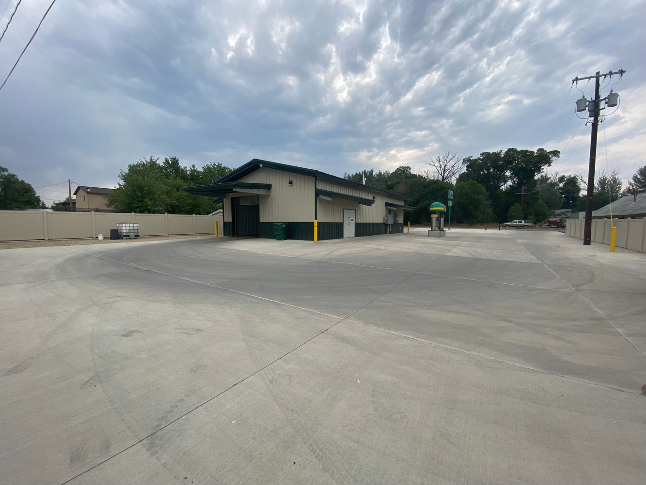 Car Wash: 504 W Front Ave, Joliet, MT 59041